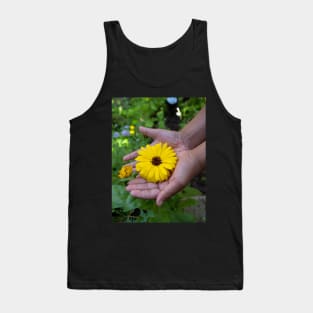 Kid holding a yellow flower in his hand Tank Top